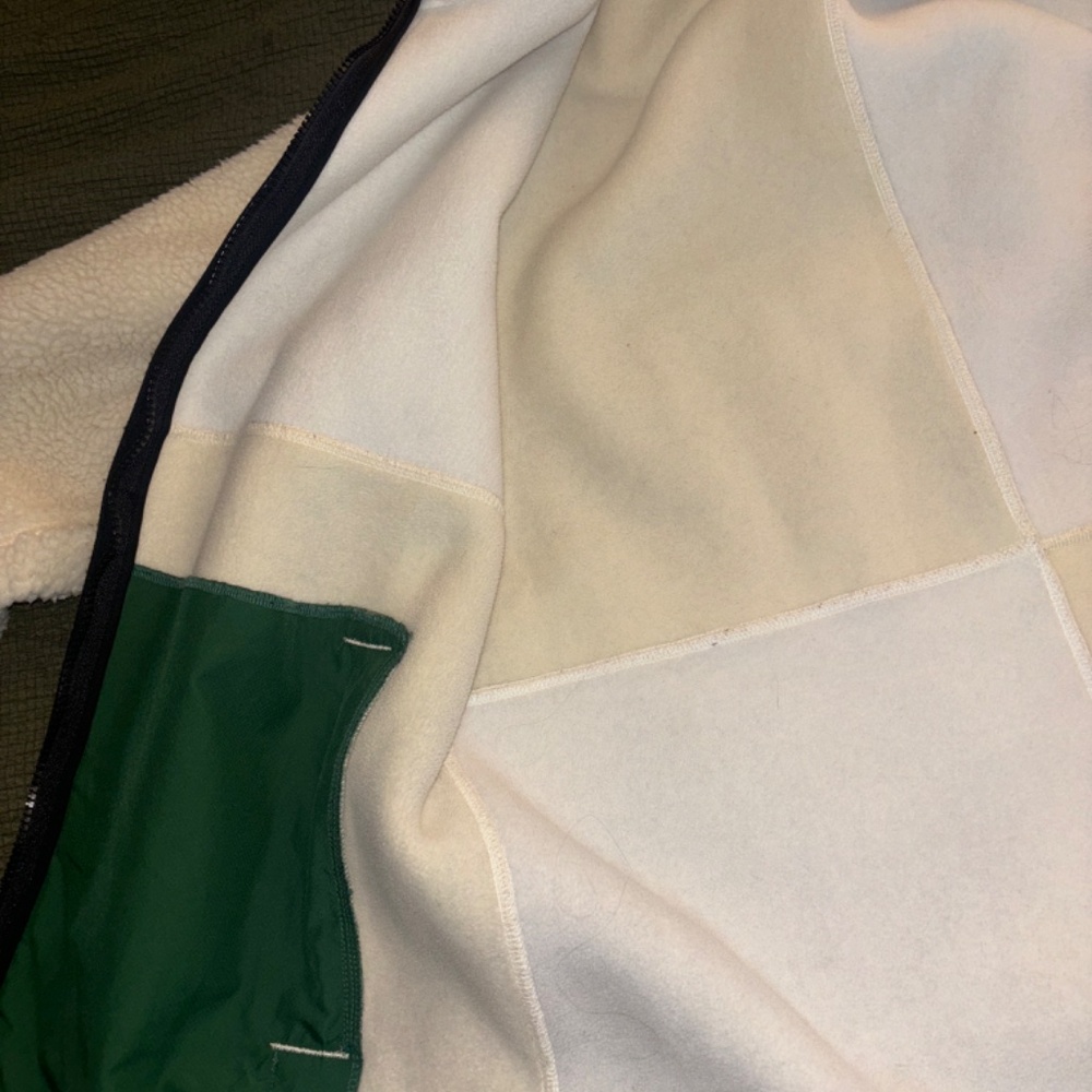 Lacoste jacket - Picture 13 of 14